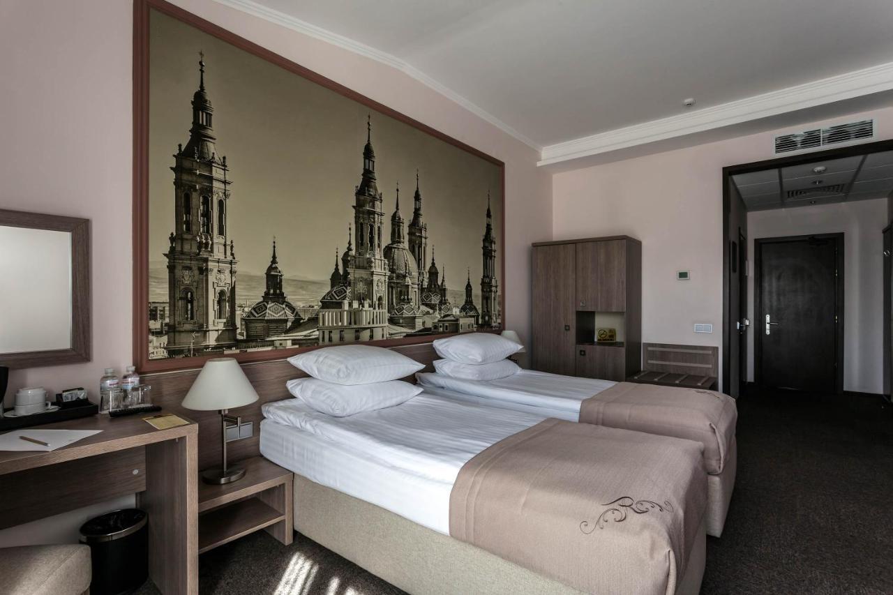 Rius Hotel