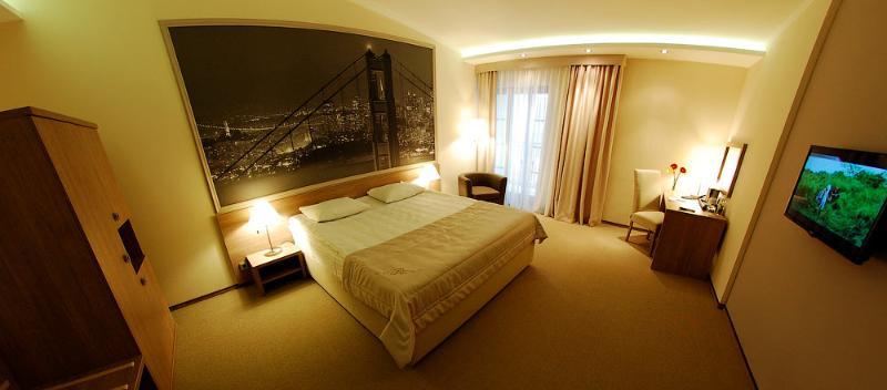 Rius 4* Lviv